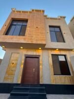 فلل منفصلة دورين وملحق نظام شقق مساحة 300 م